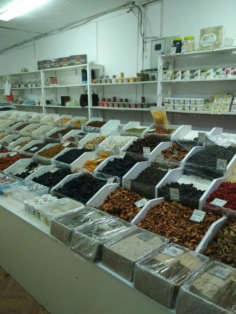 смоленская ореховая компания. батончик столичные штучки нуга с натуральной клубникой, 55 г, коробка. московская ореховая компания. ооо "московская орехова якомпания. московская ореховая компания.