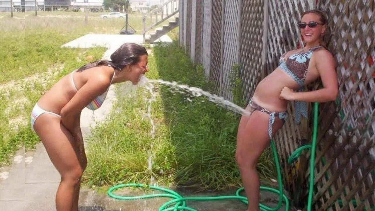 Угарные фото девушек. Фотоприколы с девушками пикантные. Lucy gutteridge. Дениз милани рыбалка. Прикольные падения девушек.