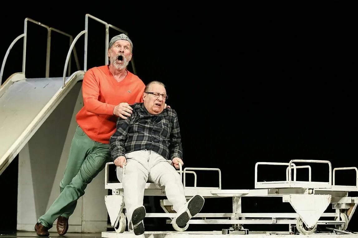 Фёдор добронравов в спектакле спасатель. Хазанов и добронравов в спектакле. Спектакль спасатель с хазановым и добронравовым. Спектакль бывшие. Спасатель спектакль добронравов.