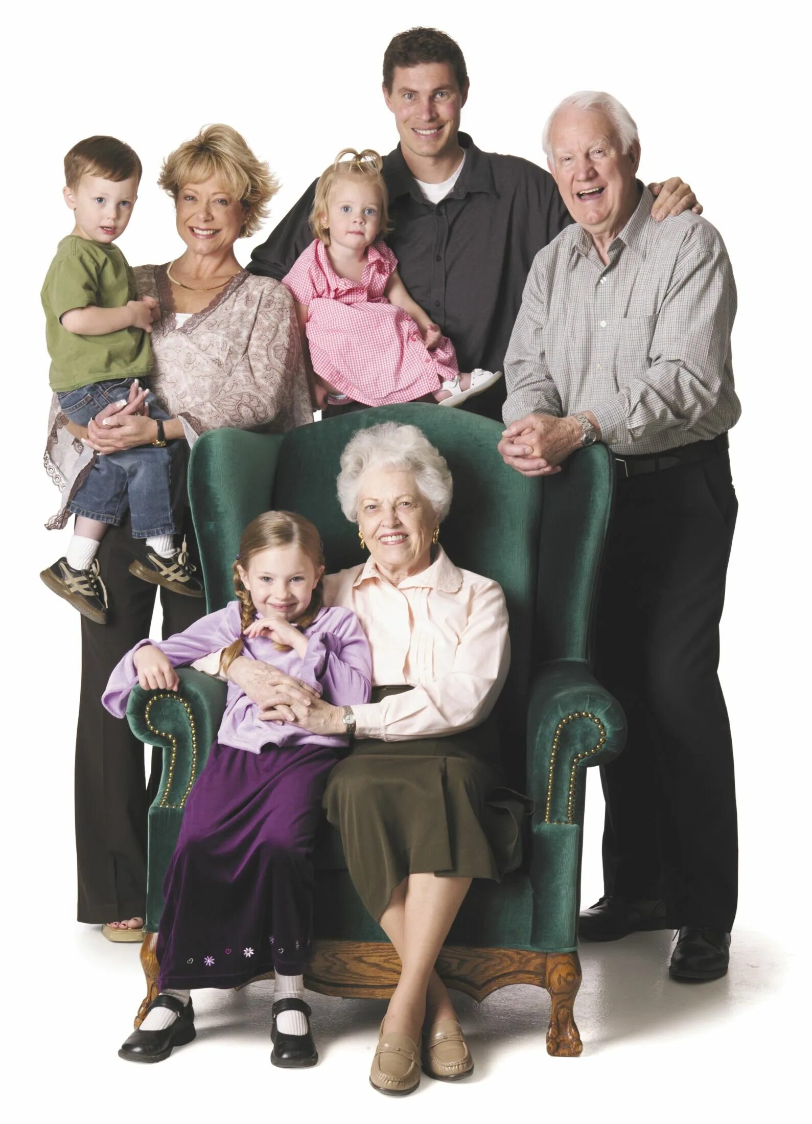 Семья разных поколений. Три поколения семьи. Семья несколько поколений. Люди разных возрастов. Семейная фотосессия три поколения.