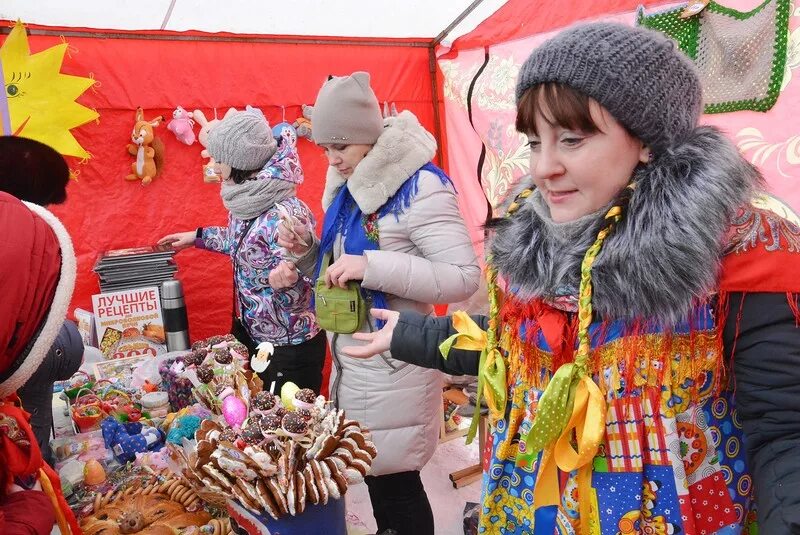 Атрибуты ярмарки. Ярмарка на Масленицу в школе. Товары на Ярмарке. Школьная ярмарка на масленицу