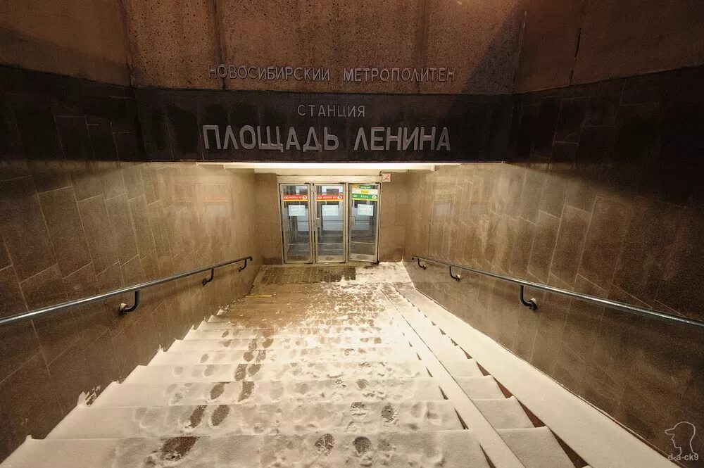 Площадь ленина метро время. Станция площадь ленина новосибирск. площадь ленина станция метро новосибирск. новосибирский метрополитен станция площадь ленина. площадь ленина (станция метро, минск).