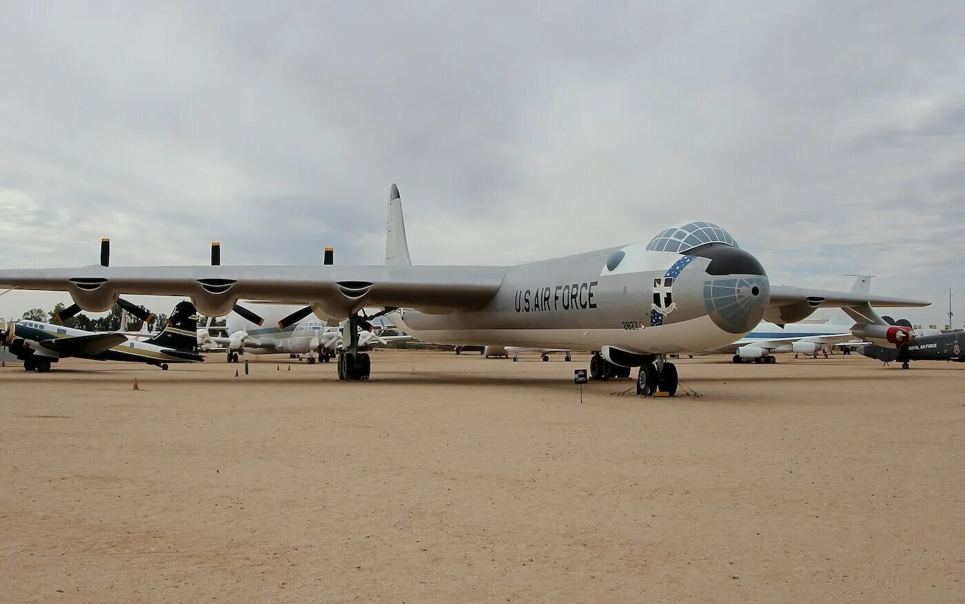 Convair b-36 «Миротворец». Convair b-36 кабина. Самолёт Convair b 36. B-36 бомбардировщик. Б 36 размеры