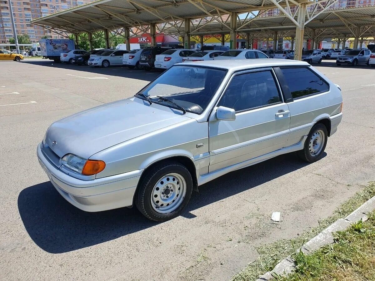 Lada 2113 samara 2008. купюра 100 000 руб. молодежное авто за 100000 рублей. ваз 2115 2008г цвет ниагара. 100000 рублей картинка.