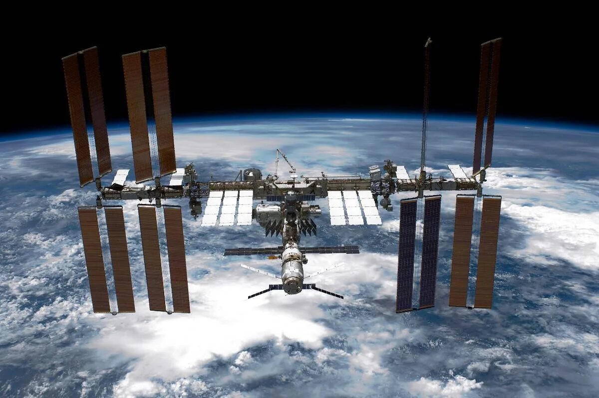 Как называется российская космическая станция. ISS МКС. NASA МКС. Станция НАСА. МКС фото.
