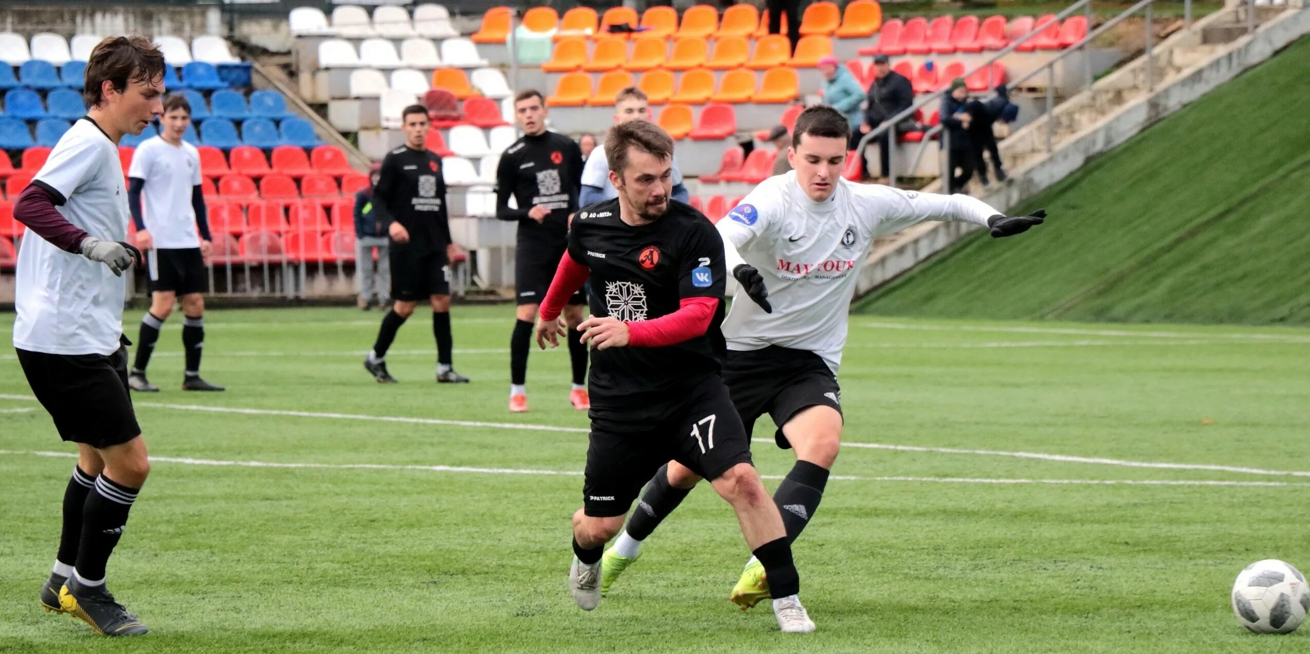 Футбольный чемпионат. Fc tv. Центр подготовки футболистов градиленко символ фото. Владимирский футбол 2 группа. Русские арбитры по футболу.