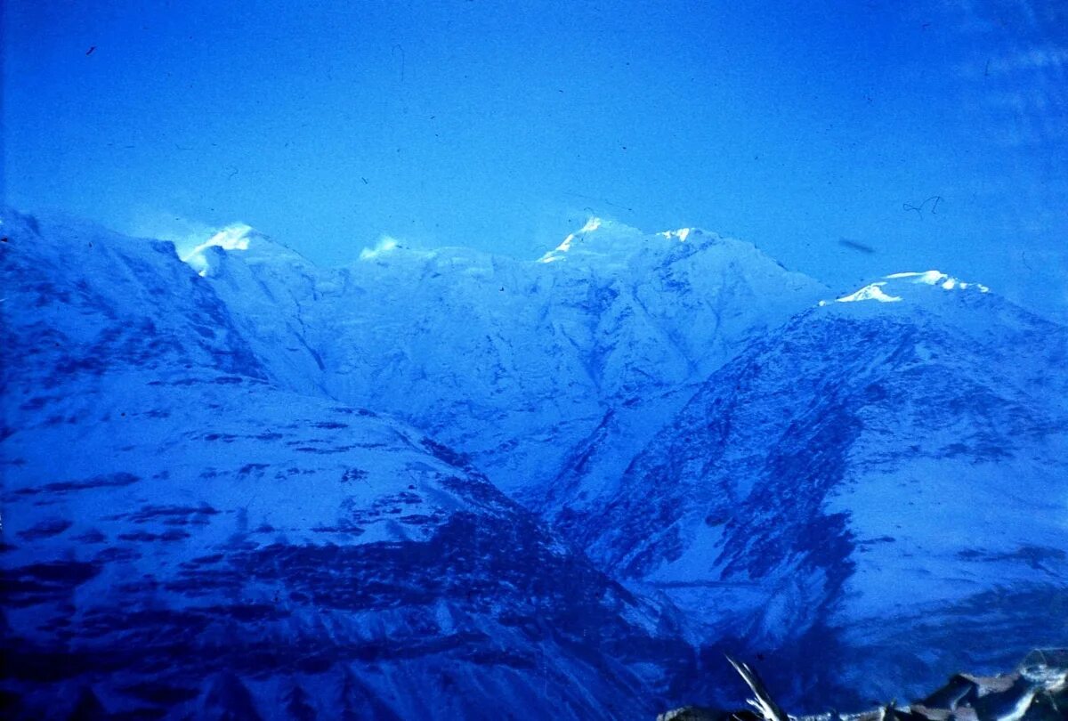 Рушанские ворота памир. Перевал одуди рушанские ворота. Рушанские ворота памир. Гора пик корженевской. Хребет академии наук.