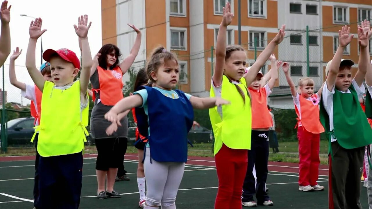 Спорт детям видео. Спорт детям видео. Спортивные дети. Спортивные дети. Футбол дети.