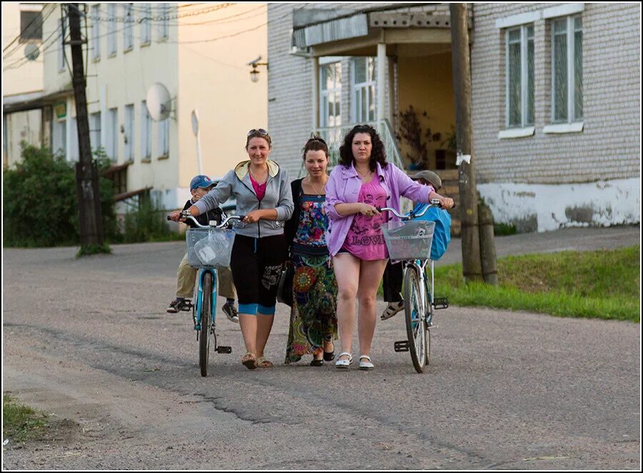 Погода в сонково на 14. Городское поселение посёлок Сонково. Сонково жители. Сонково люди. Кафе Сонково.