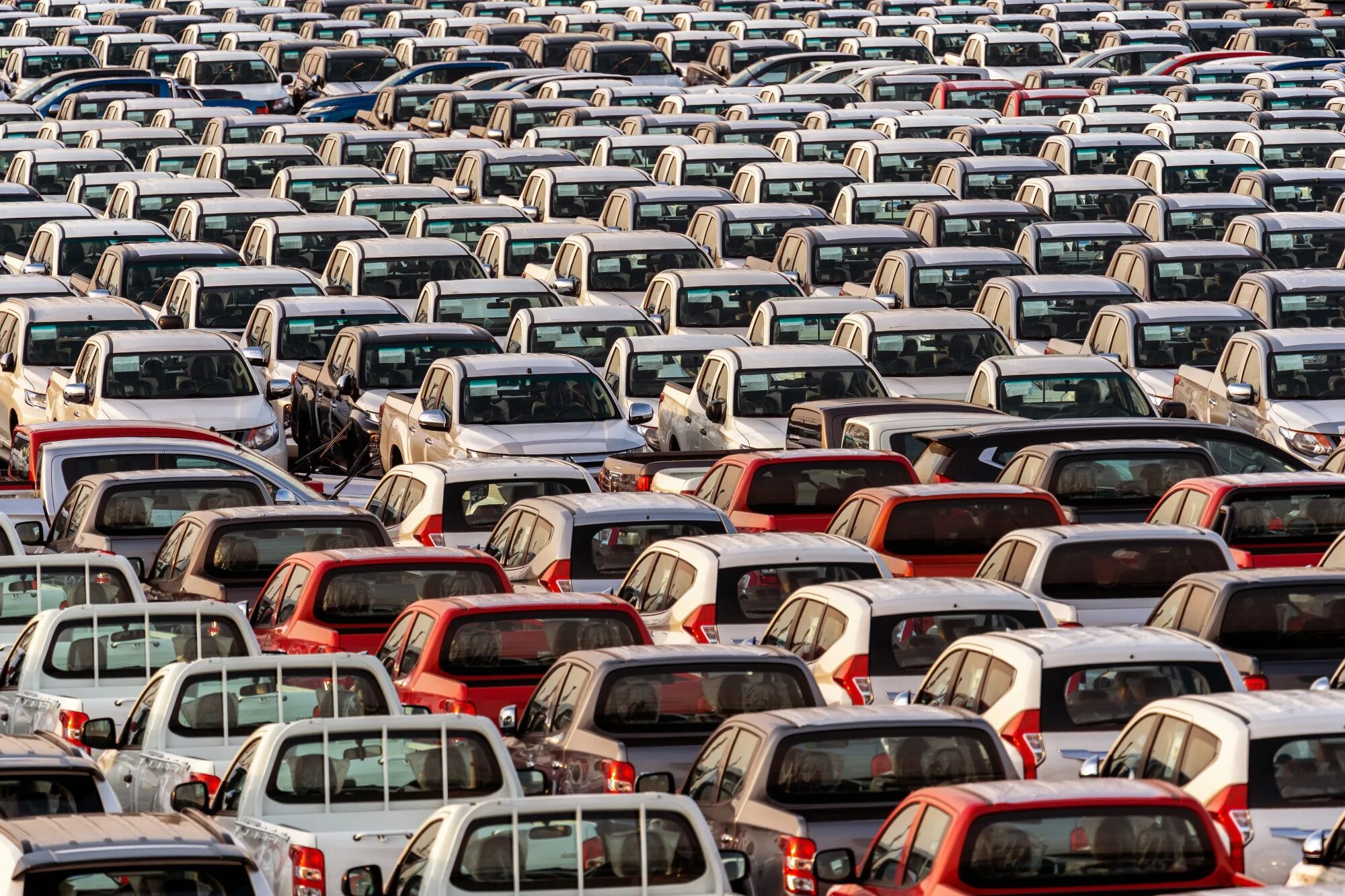 Запретят ввоз автомобилей. Рынок автомобилей. Китайский авторынок. Автомобильный рынок Китая. Китаец машина.