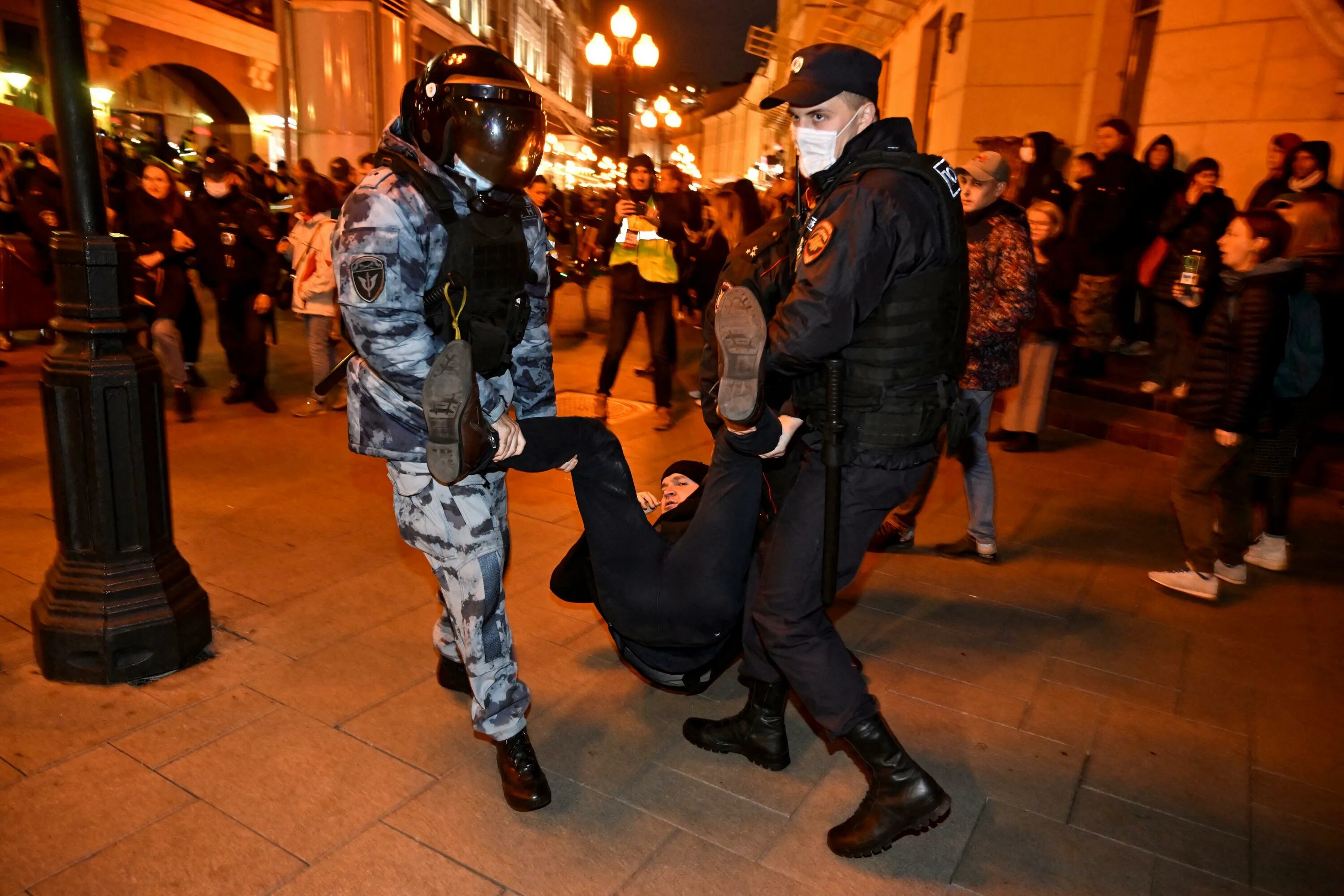 Полиция Москвы. Протесты в Москве против войны. Протесты в Москве 89 Вильнюс. Мобилизационная сми