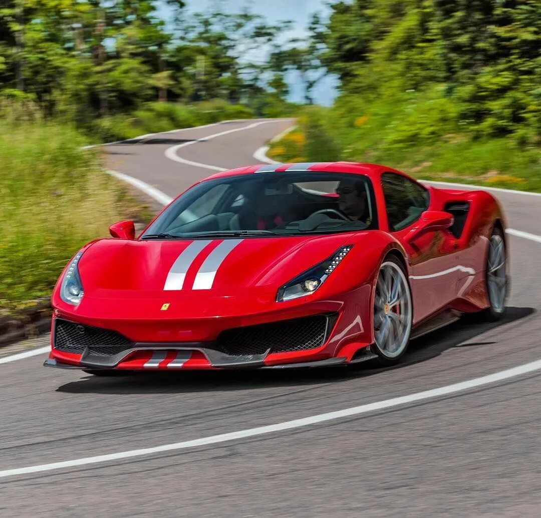 Polices car sport car. Ferrari 488 писта. Ferrari 488 pista (Феррари 488 писта). Феррари 488 pista 2019. Феррари 458 писта.