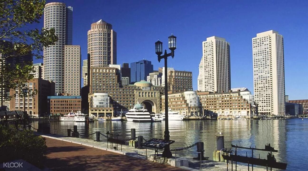 Boston 1998 harbor. S boston. S boston. Бостон окраины. Бостон массачусетс жилые районы.