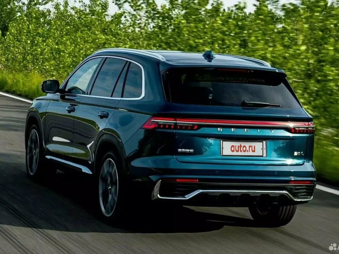 Зеленый цаворит гранат. Geely 2023. Монжаро изумруд. Монжаро изумруд. Манжаро джили 2023.