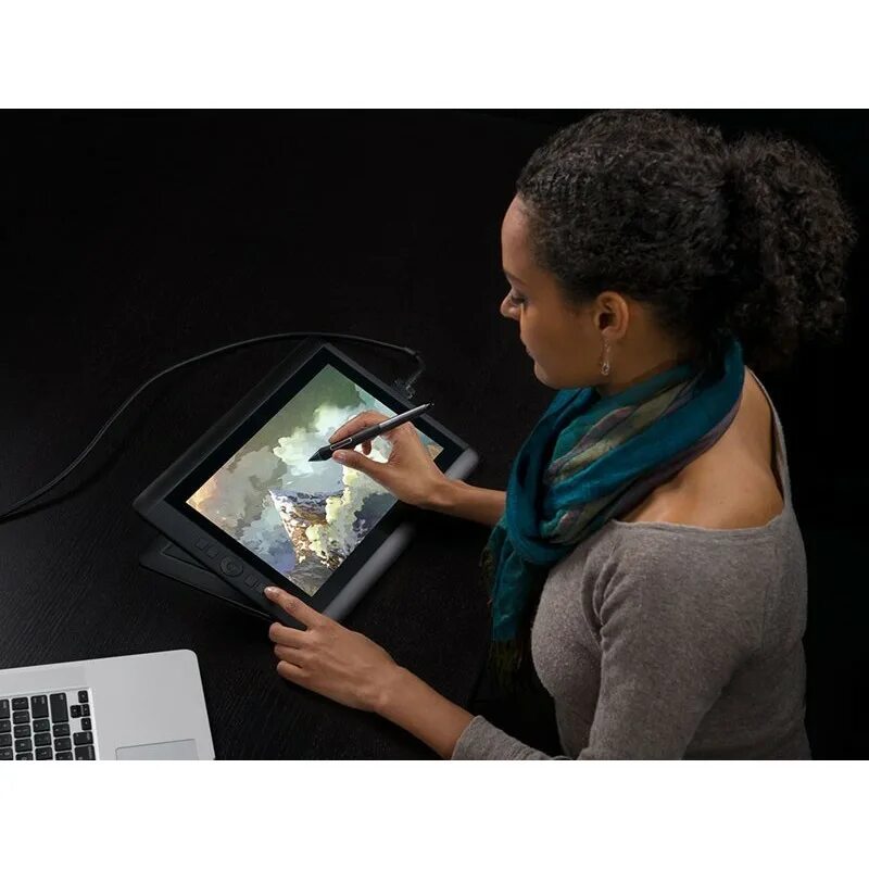 Планшет Wacom Cintiq 13hd. Wacom Cintiq 13hd dtk-1300. Wacom Cintiq 13hd interactive Pen display. Использовать планшет в качестве