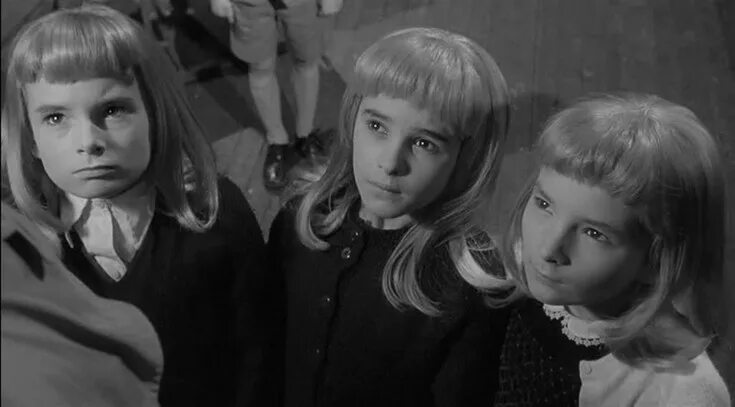 Деревня проклятых трейлер. Деревня проклятых village of the damned 1960. проклятие деревни мидвич 1995. фильм деревня проклятых 1960 цветная версия. деревня проклятых фильм 2025.