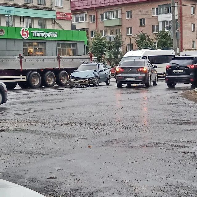 Авария под добрунью 150521г видеорегистраторы. Типичный брянск чп и дтп. Типичный брянск чп и дтп. В брянске перевернулась фура. Типичный брянск дтп вчера.