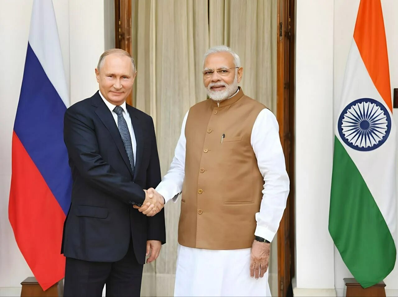 Индия Россия братья. Моди Индия премьер-министр. India and russia