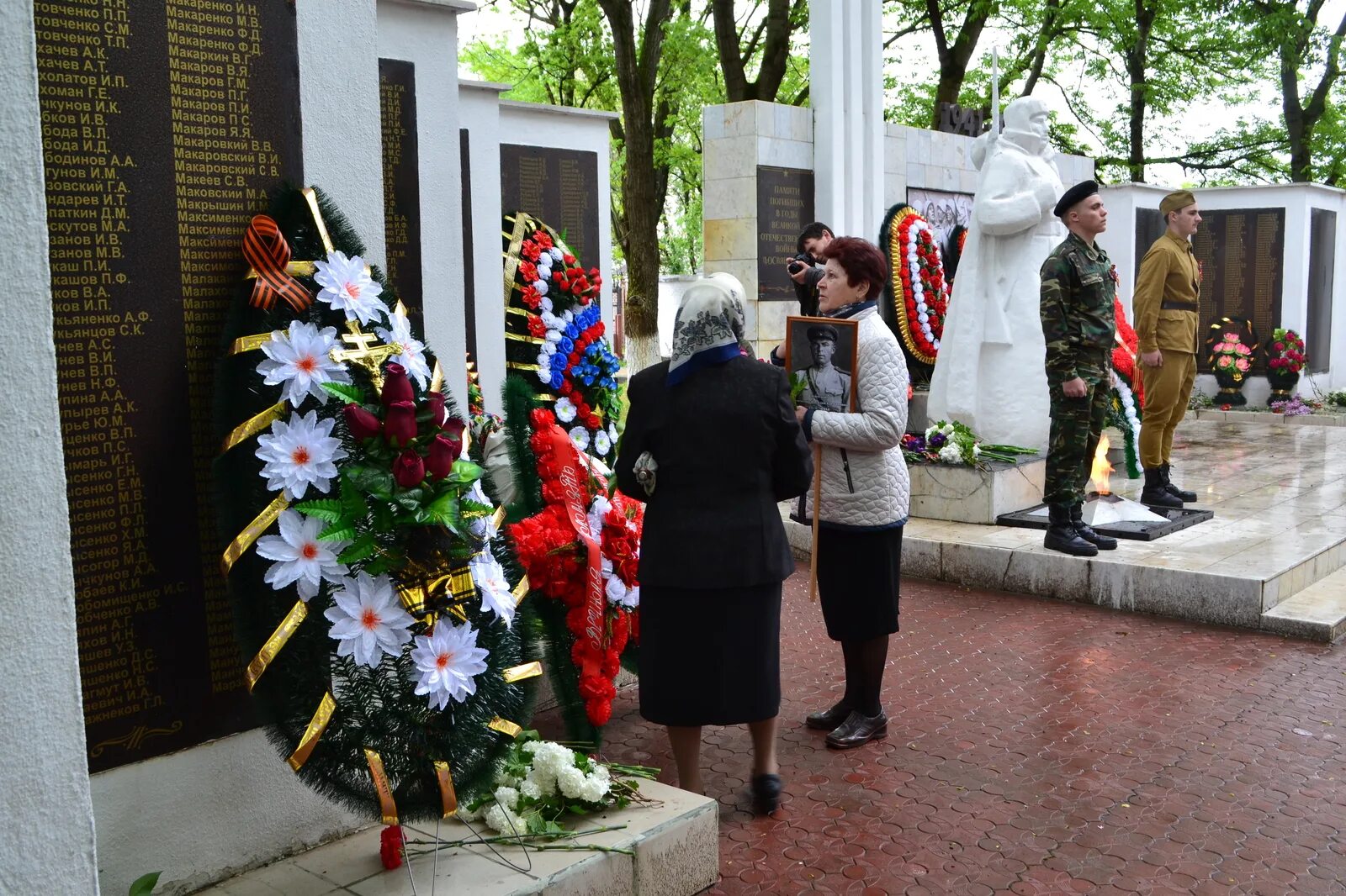 Погода веселое успенского района краснодарского. Село Успенское Краснодарский край. Село Успенское Успенского района. Успенское Краснодарский край магазин. Село Успенское Краснодарский край памятники военным.