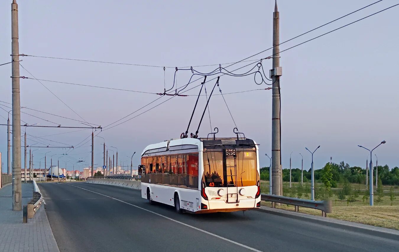 7 троллейбус гродно. БКМ 321. Троллейбус БКМ. Трамвай и троллейбус. Электрический трамвай.