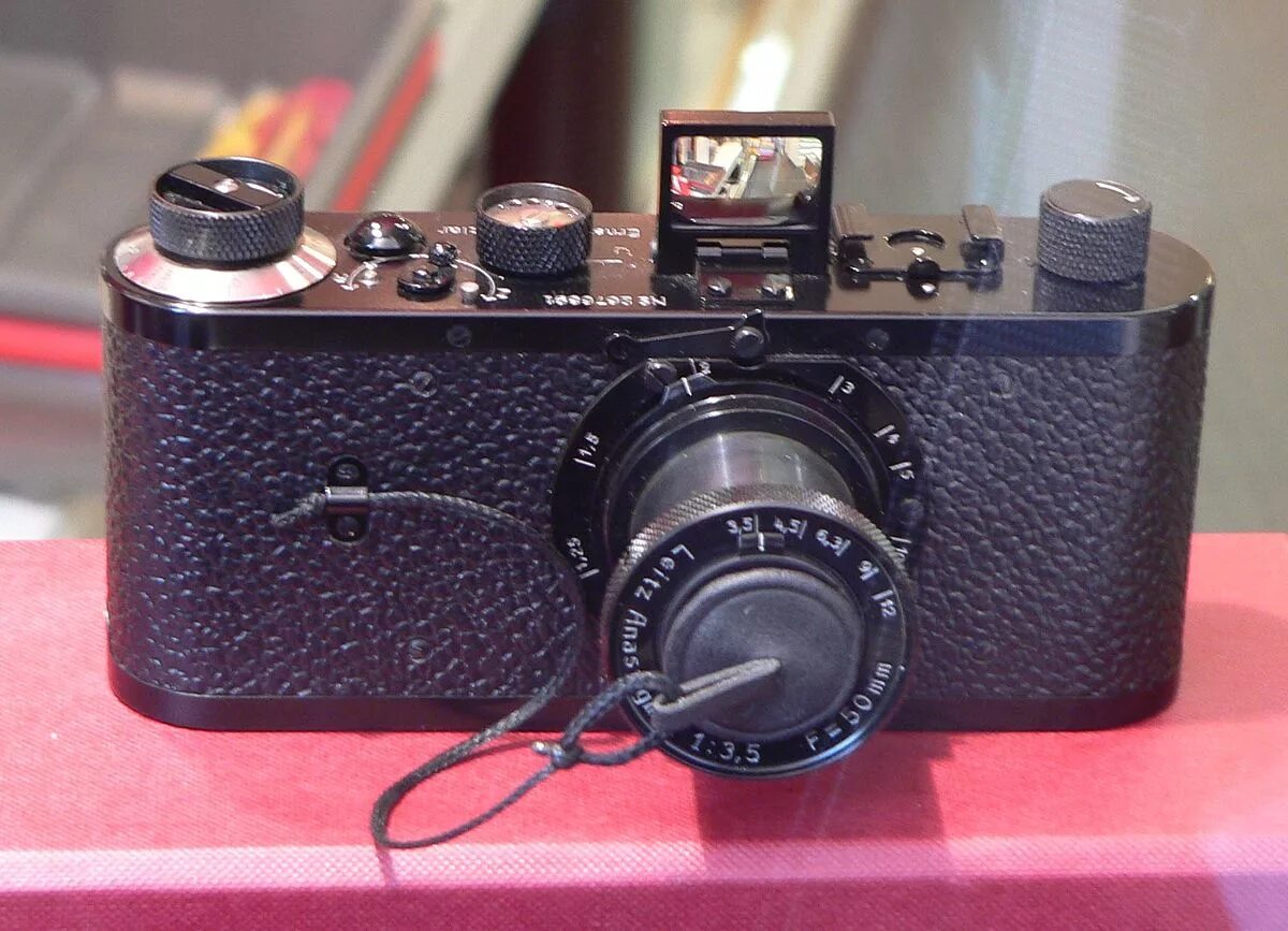 Самый дорогой фотоаппарат фуджифильм. Фотоаппарат leica 0. Leica 0 оскара барнака. Leica 1923. Фотоаппарат leica 1923 год.