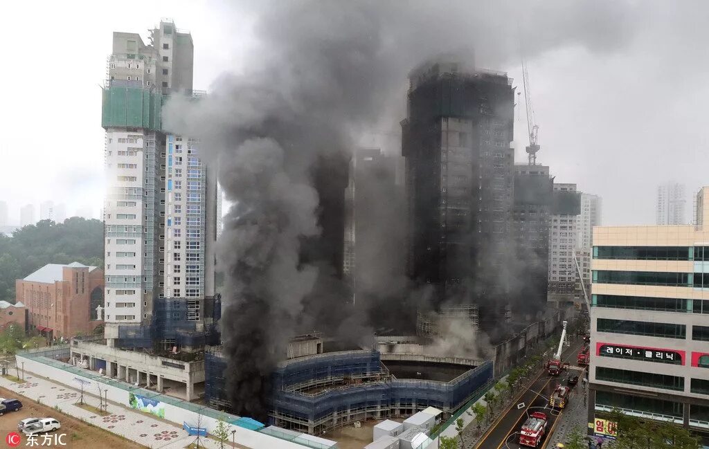 Апаты в Южной Корее. Взрыв здания.