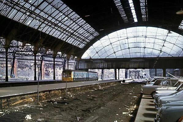 Центральный вокзал телефон. Liverpool Central Station. Центральный вокзал в паутине. Rotherham Central Station Plan.