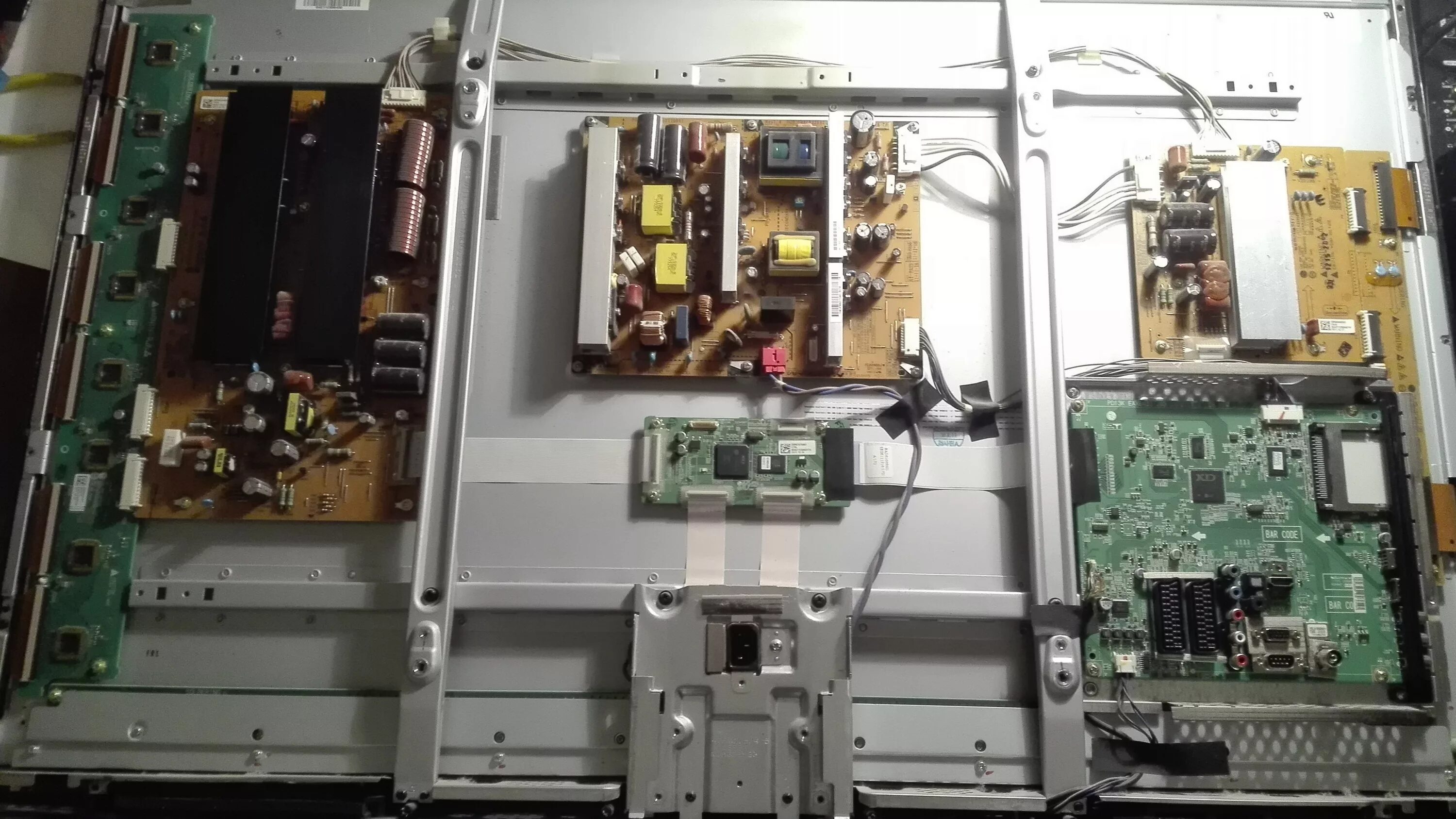 Seven sedie витрина. Eurolan 39u-40-02-02bl. Darchi. Z-sub eax64301301. процессор: atom cpu d525 1.