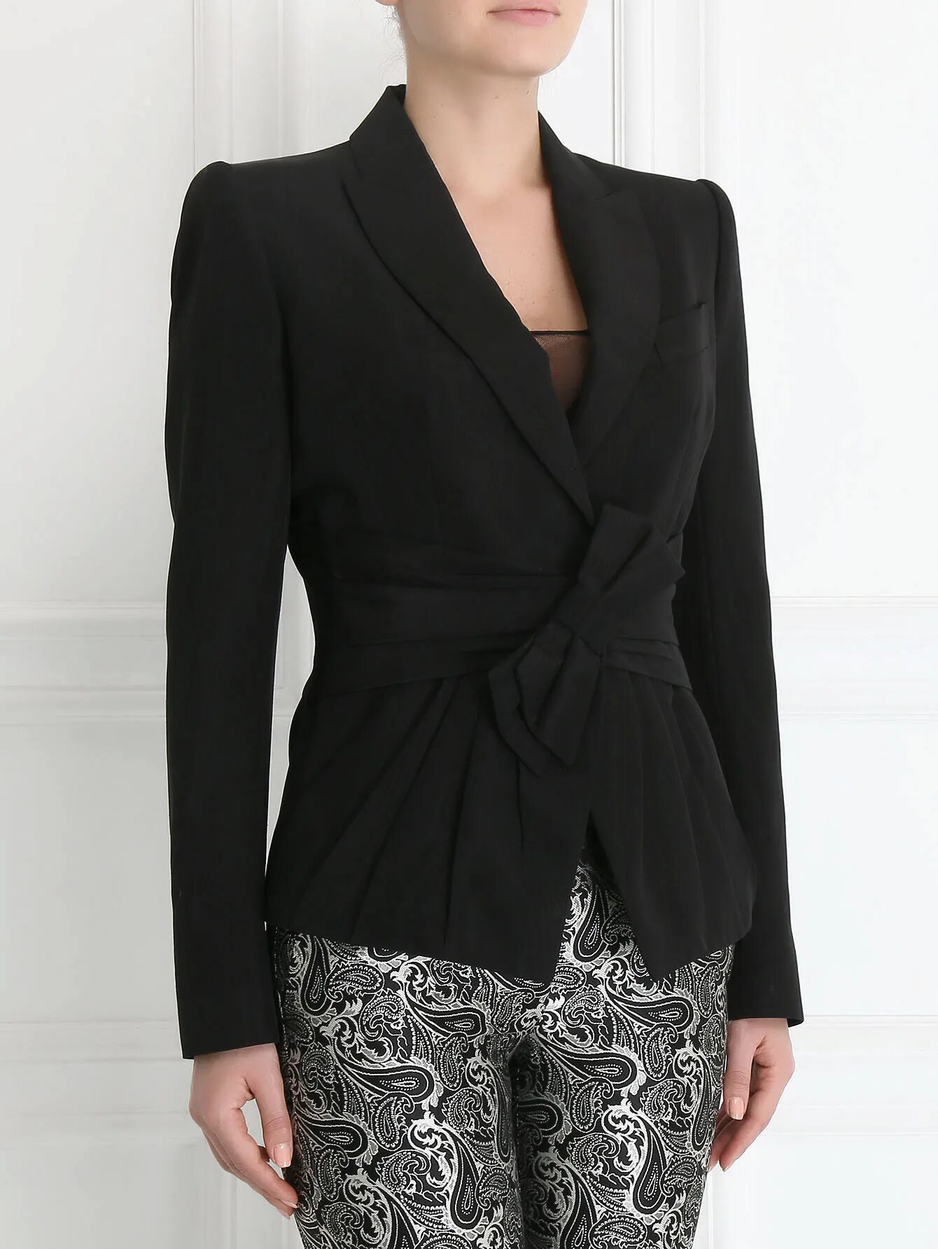 Асимметричный пиджак женский. Жакет 12 storeez. Александр маккуин пиджак женский. Пиджак женский 2021 армани. Асимметричный пиджак женский.