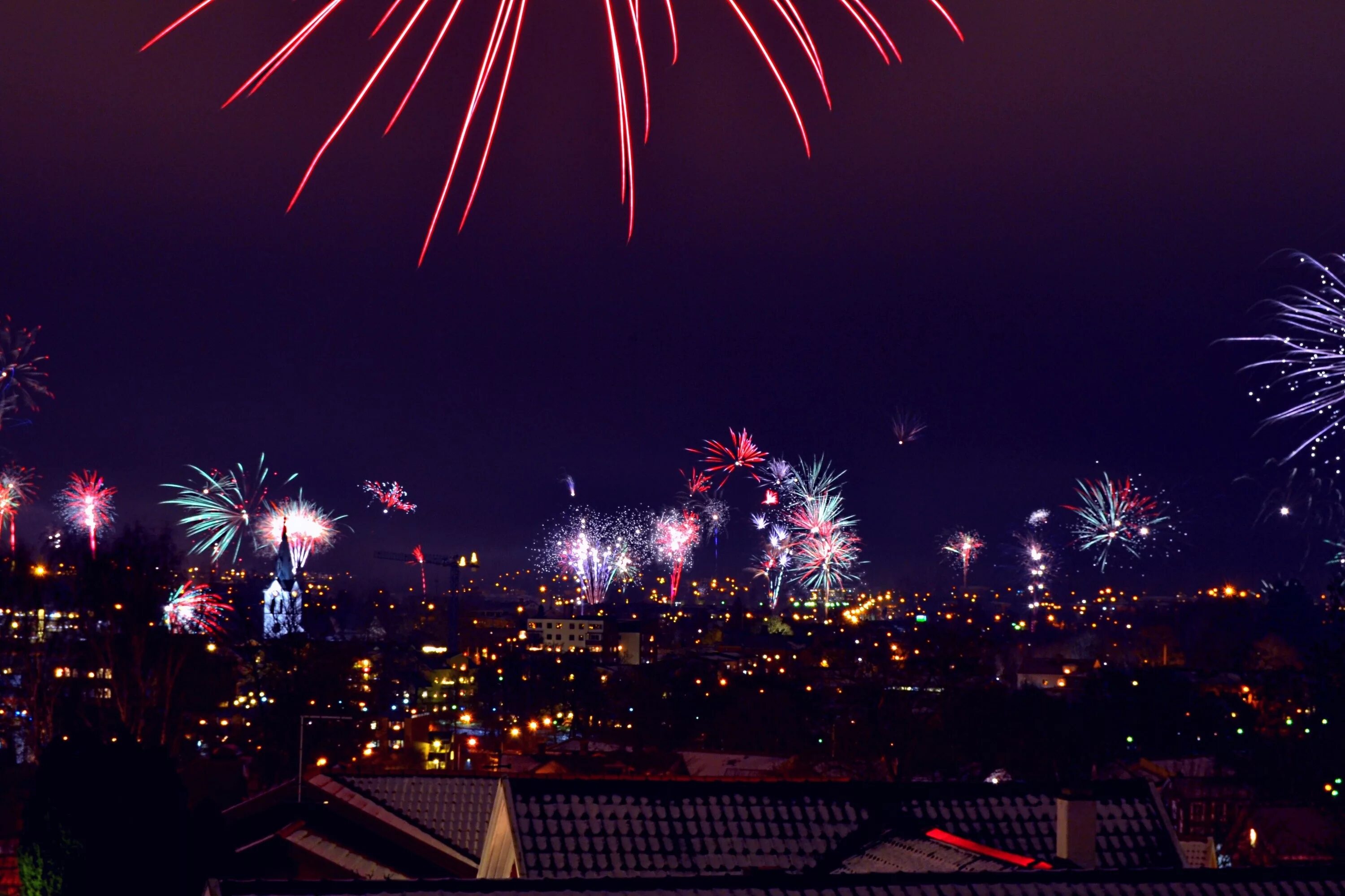 New years night. Салют "Новогодняя ночь". Новогодний фейерверк. Новый год салют. Ночной город с салютом.