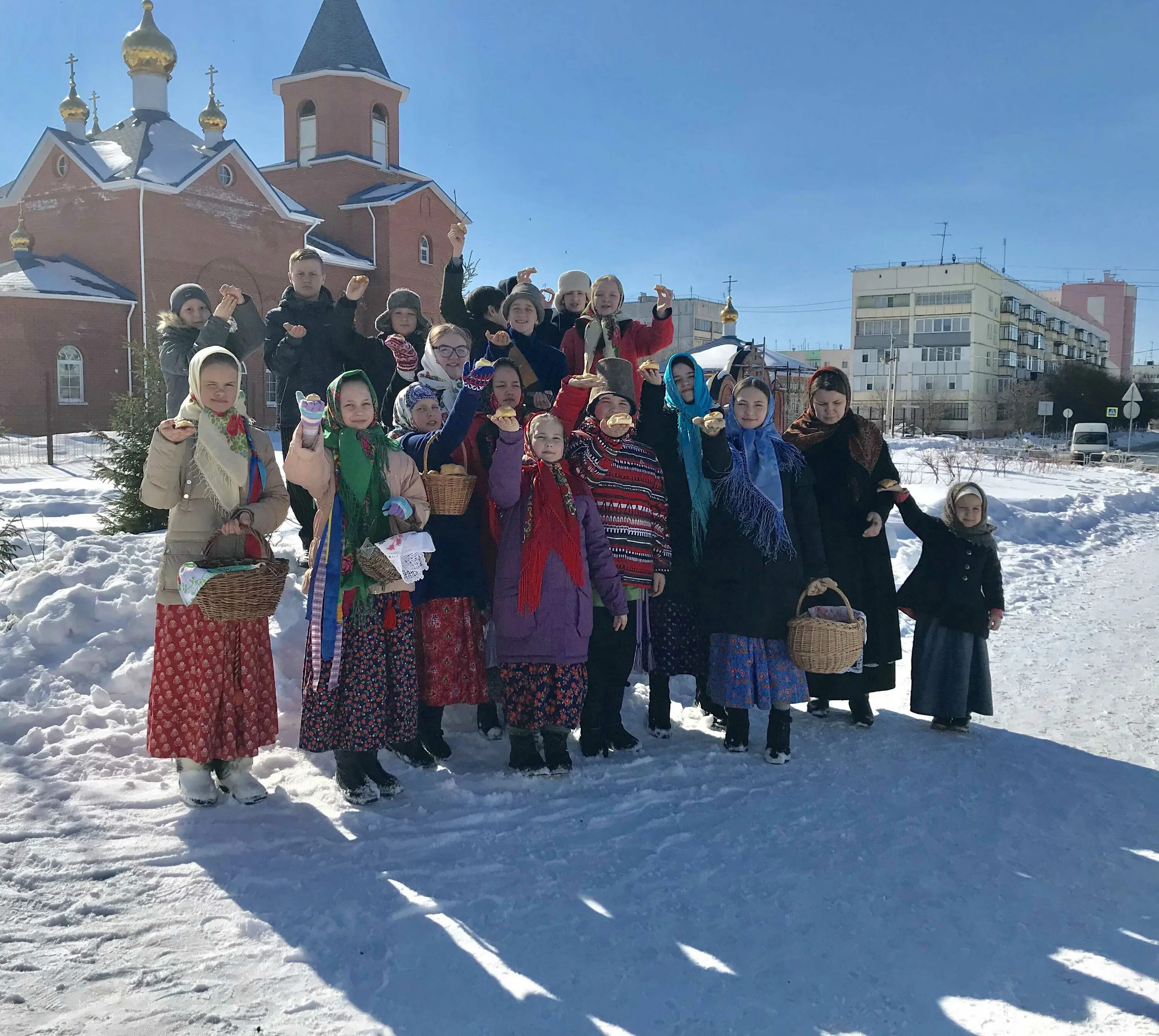 Праздник сороки жаворонки что за праздник. Сороки праздник. Праздник на деревенской улице. Праздник сороки Жаворонки. Сороки праздник 2019.