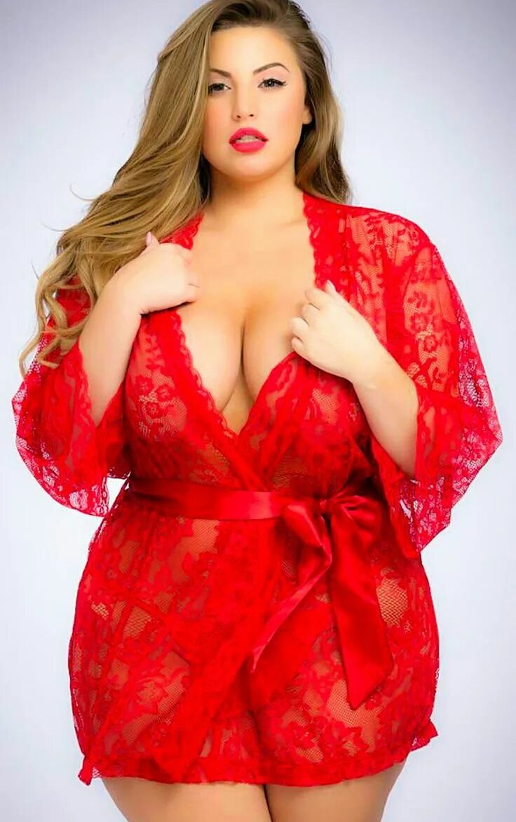 Red size. Эшли алексис модель плюс сайз ashley alexiss. алексис плюс сайз. эшли алексис plus size. эшли алексис plus size в платье.