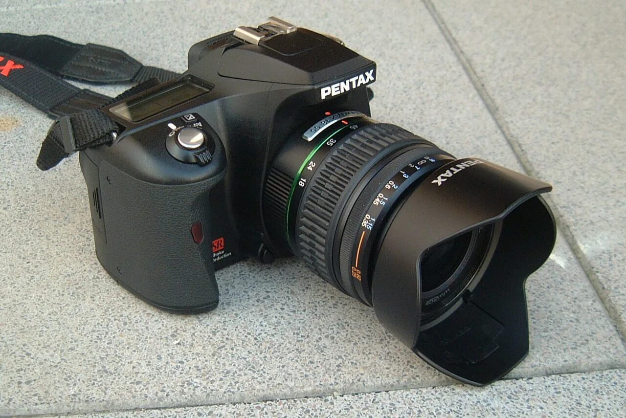 Самый дорогой камера. Pentax k100d super. Pentax k100. Pentax k100d Kit. Pentax k100 super.