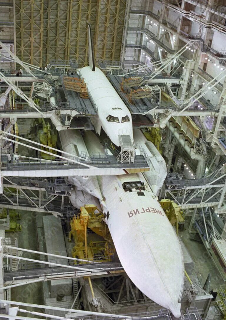 Буран нашли. Космический корабль буран. орбитальный корабль буран 1988. шаттл буран байконур. байконур энергия буран.