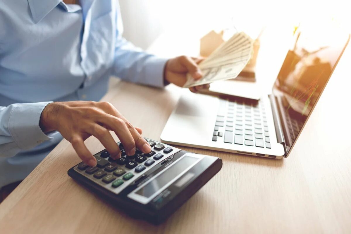 A bank is a business. Bank worker. A bank is a business. Корпоративные клиенты. A bank is a business.