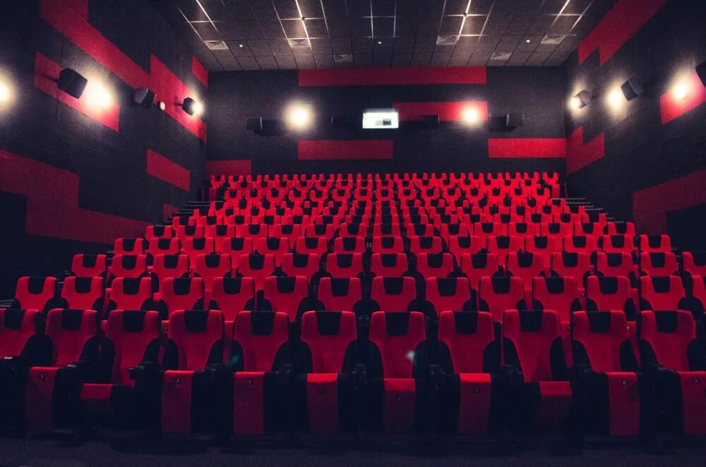 Мадагаскар челны афиша на сегодня. Кинотеатр Мадагаскар зал. Мадагаскар Саранск кинотеатр. Кинотеатр Мадагаскар Набережные Челны. Мадагаскар, Саранск 9 зал.