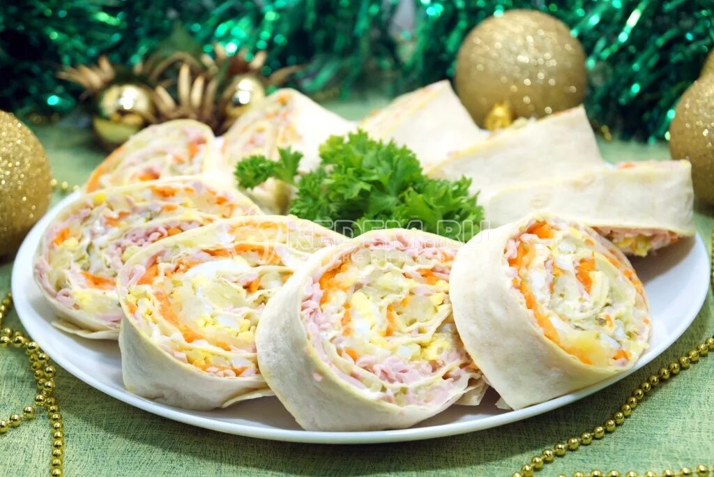 Вкусные рецепты праздничный стол с фото. Новогодние закуски. Закуски на новогодний стол. Закукуски на новый год. Закуски на НГ.