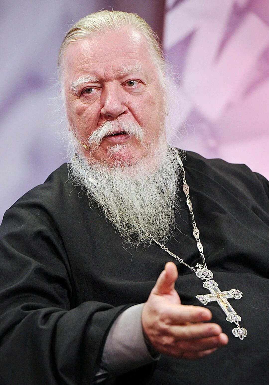 Современные батюшки. Современные священнослужители. Русский батюшка. Священник всеволод чаплин. Российские священники.