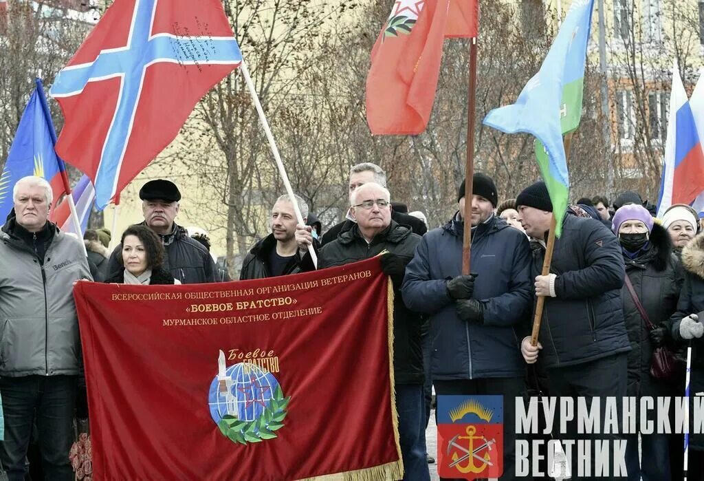 Митинг в Донецке 2014. ДНР митинг. Митинг Донецкая народная Республика 2014. Митинг Мурманск. Апреля митинг