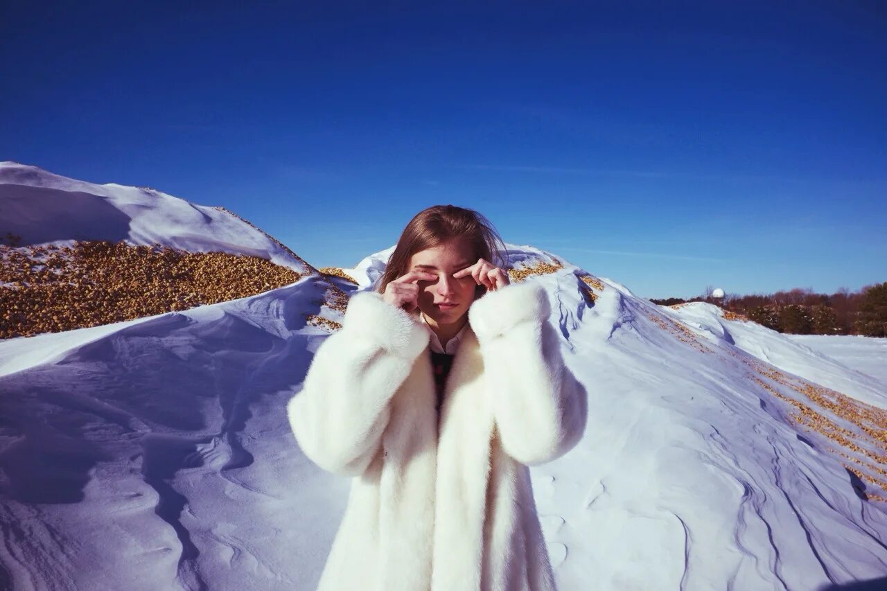 Зима мороз. Алексей васильев якутия. Полюс холода оймякон якутия. Мужская фотосессия в лесу зимой. Оймякон -70.
