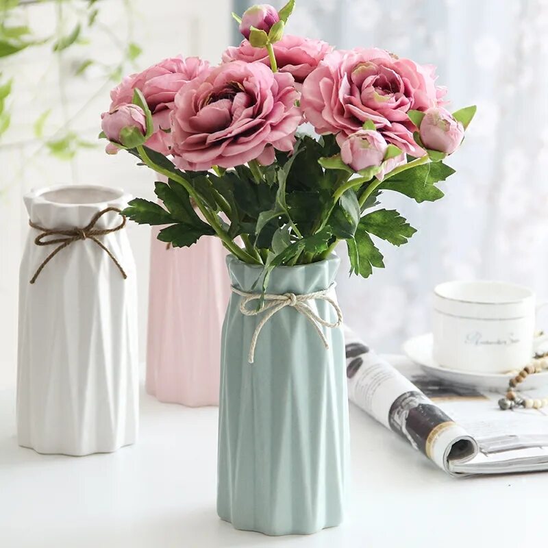 Ваза розового цвета. Цветы в вазах. Ваза с цветами. Цветы в прозрачной вазе. Стильные вазы для цветов.