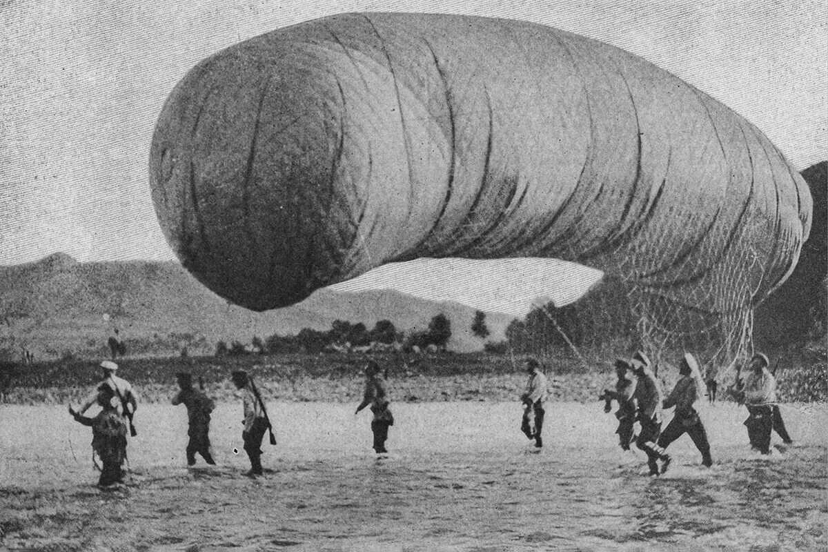 Воздушные шары в русско японской войне. Аэростат Россия 1905г. Сибирская Воздухоплавательная рота. Подъем аэростата прекращается когда