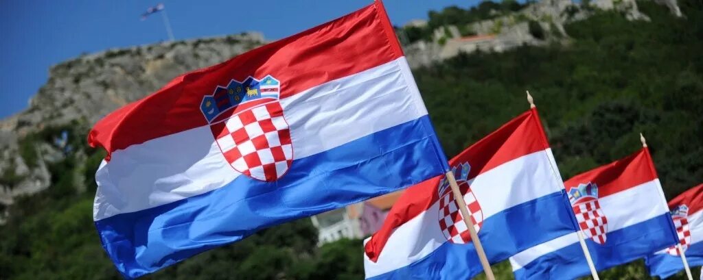 Хорватия инфографика. День независимости сербии. Объявление независимости словении и хорватии. День независимости хорватии. День победы и отечественной благодарности в хорватии.