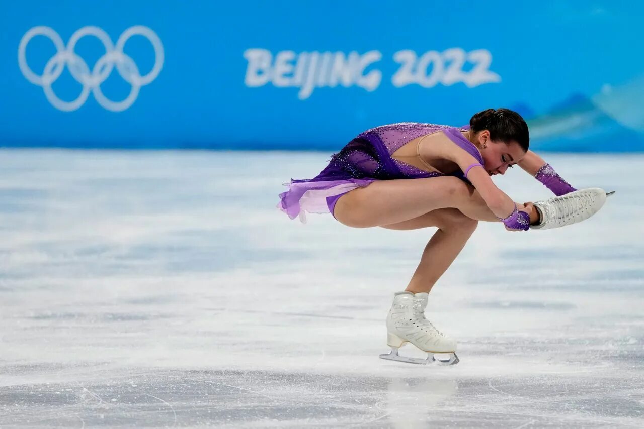 Камила валиева пекин 2022. Камила валиева. Юдзуру ханю 2022. Щербакова анна фигурное катание. Камила валиева олимпиада 2022.