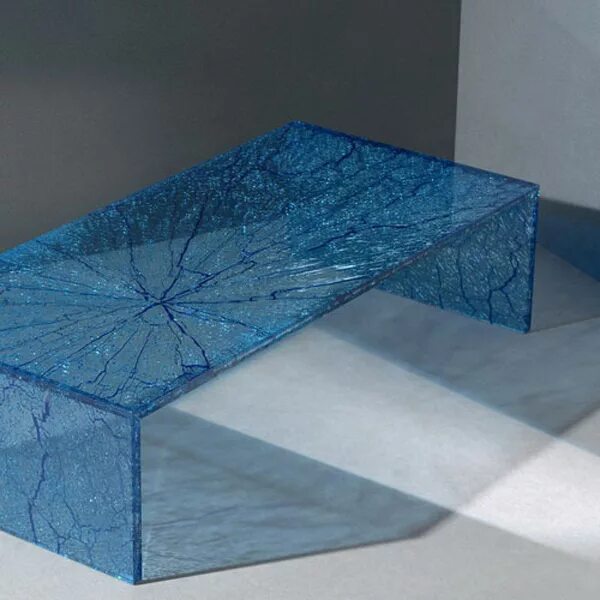 Стол со стеклом. Столик из стекла. Оргстекло на стол. Стол с голубым стеклом.
