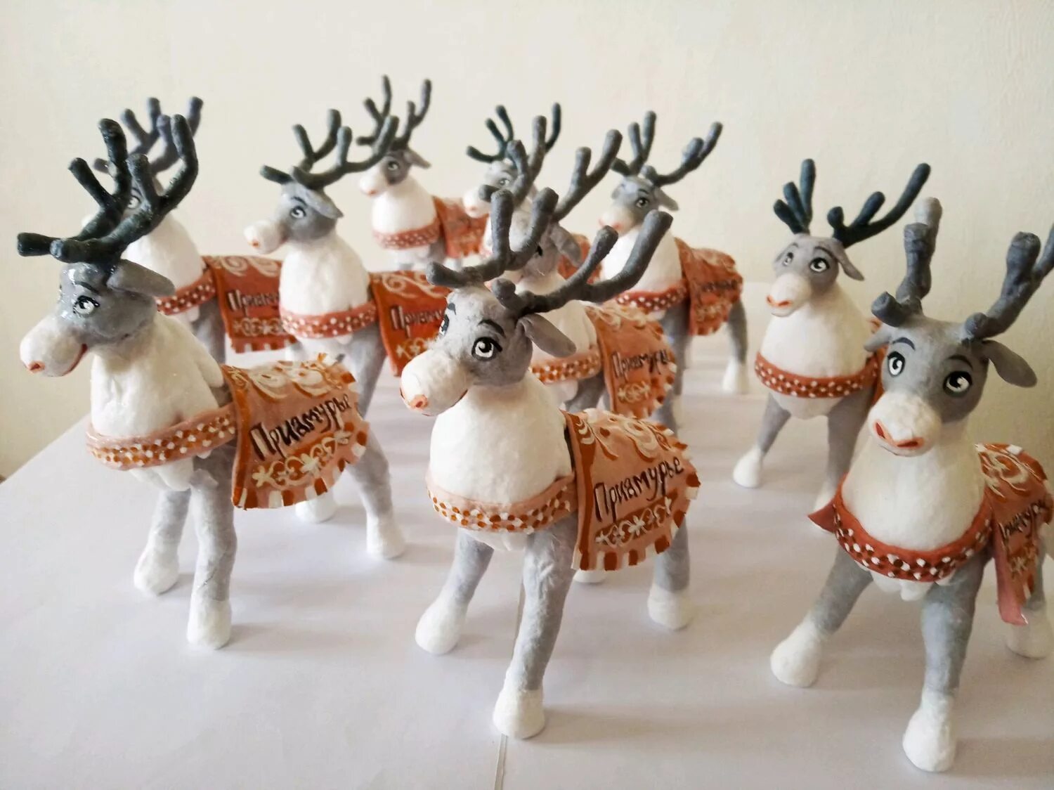 олень из газетных трубочек мк. каркас оленя. тильда олень. фигурка оленя из дерева. новогодний олень своими руками.