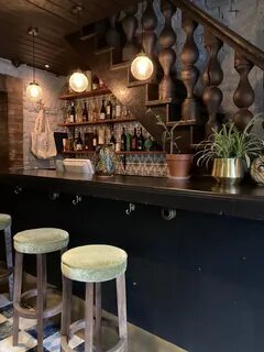 Tawny bar