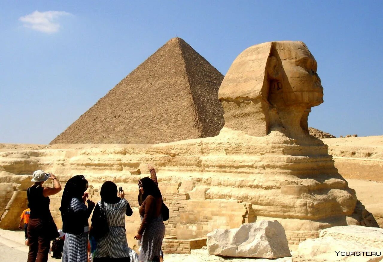 Мухафаза гиза. Мухафаза эль-гиза. Кладбище в египте фото. Giza necropolis. Пирамиды с улиц каира.