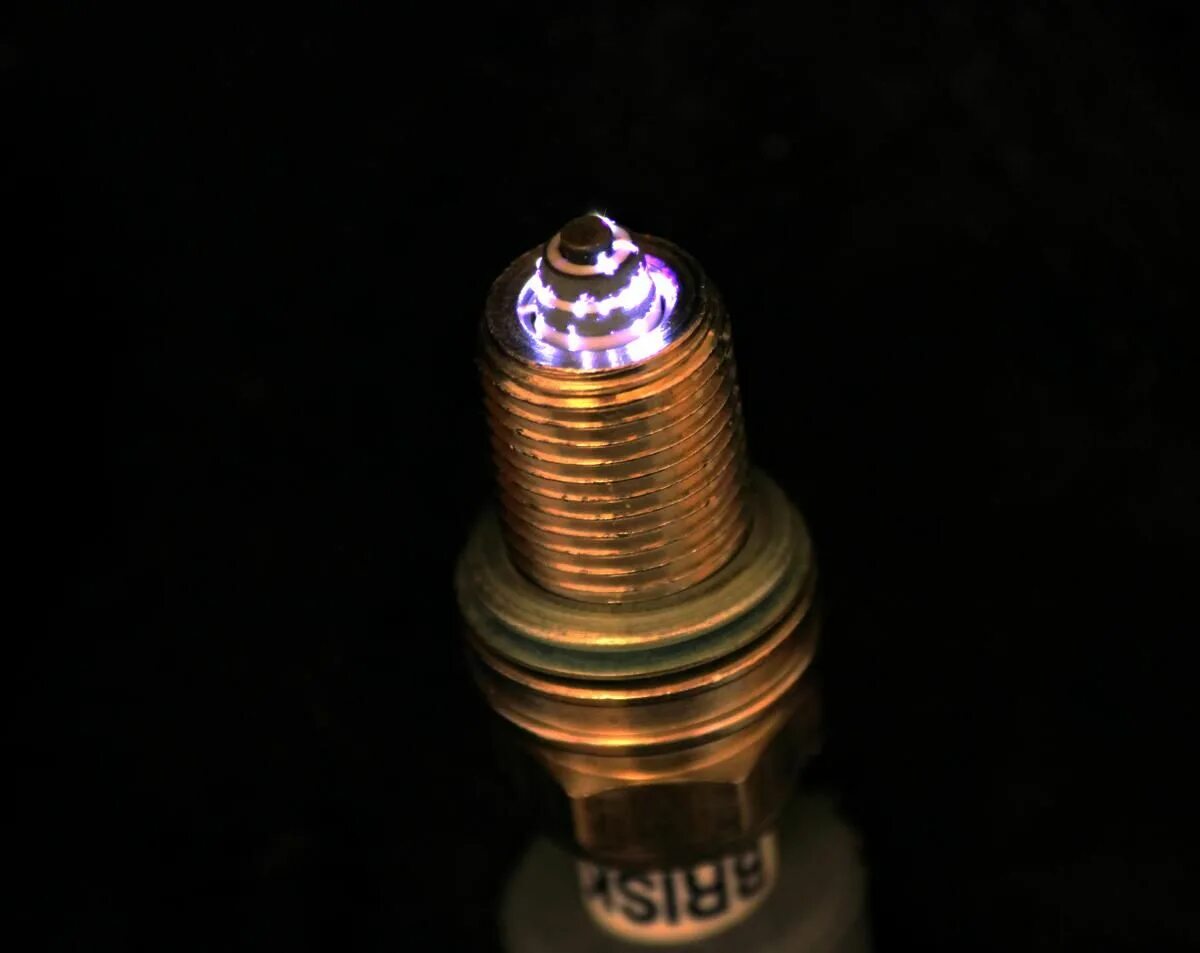 Свечи зажигания спб. Spark Plug свечи зажигания. Brisk dr14zc1. Brisk Multi-Spark Premium. Свечи зажигания Brisk 0001.