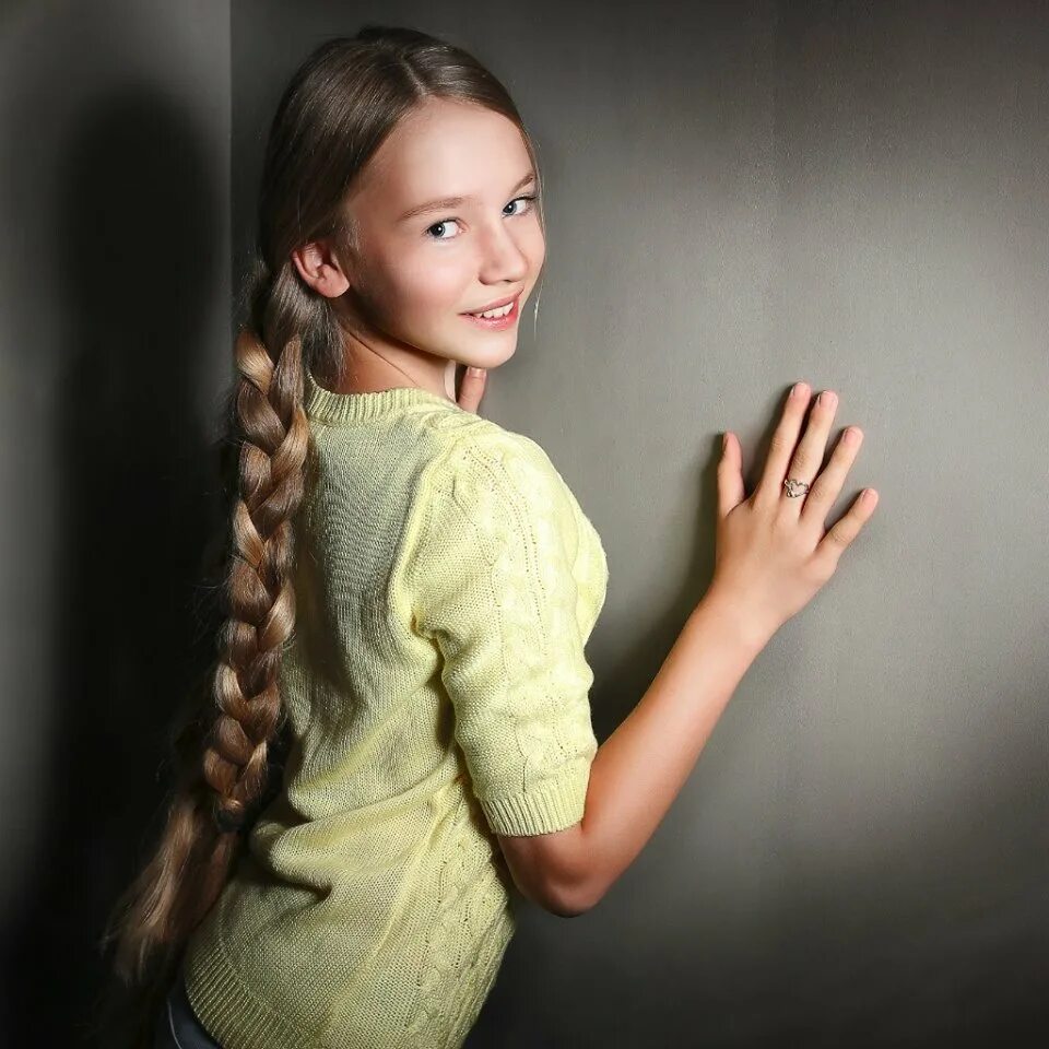 Маленька дівчинка. Топ100 маленькая модель. Кастинг в детскую модельную школу. Angel models 100. Балыхина соня фотомодель.